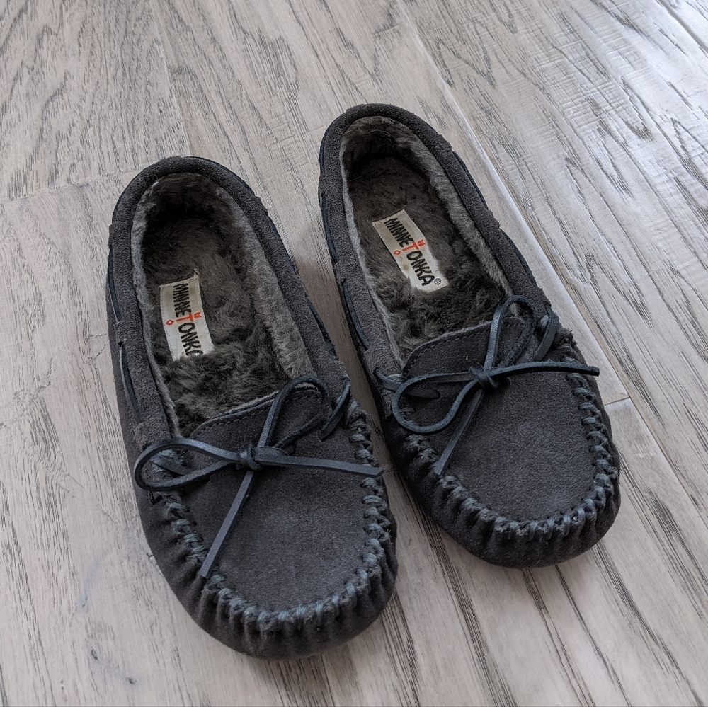 Minnetonka Moccasins - Picture 4 of 9